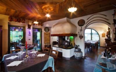 Ristorante con caminetto all'agriturismo Naunal 